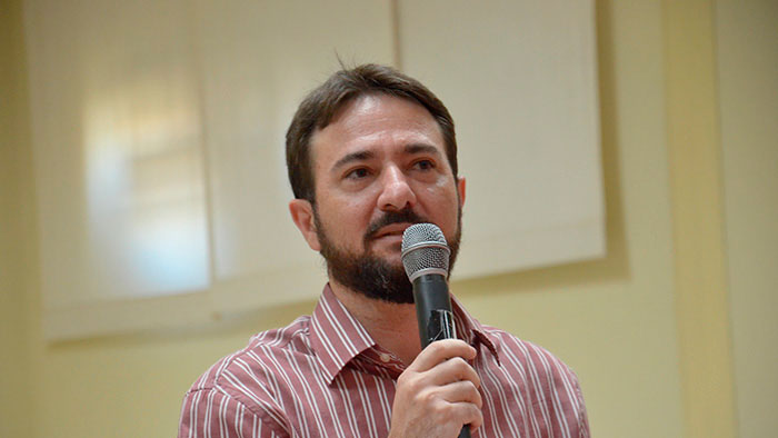 Prof. Dr. Rogério Farinelli